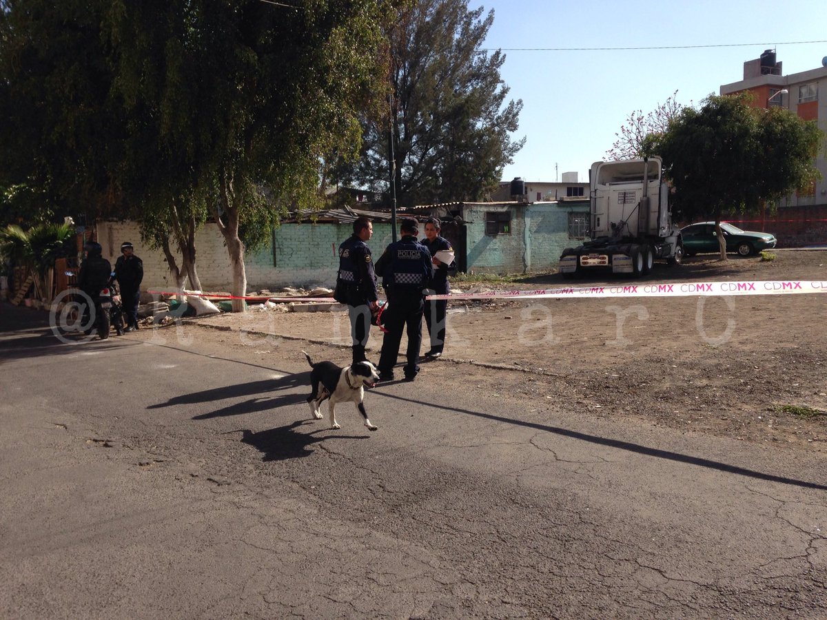 Encuentran a hombre muerto en terreno baldío de Azcapotzalco - Ce4ttYzUsAIn0Li