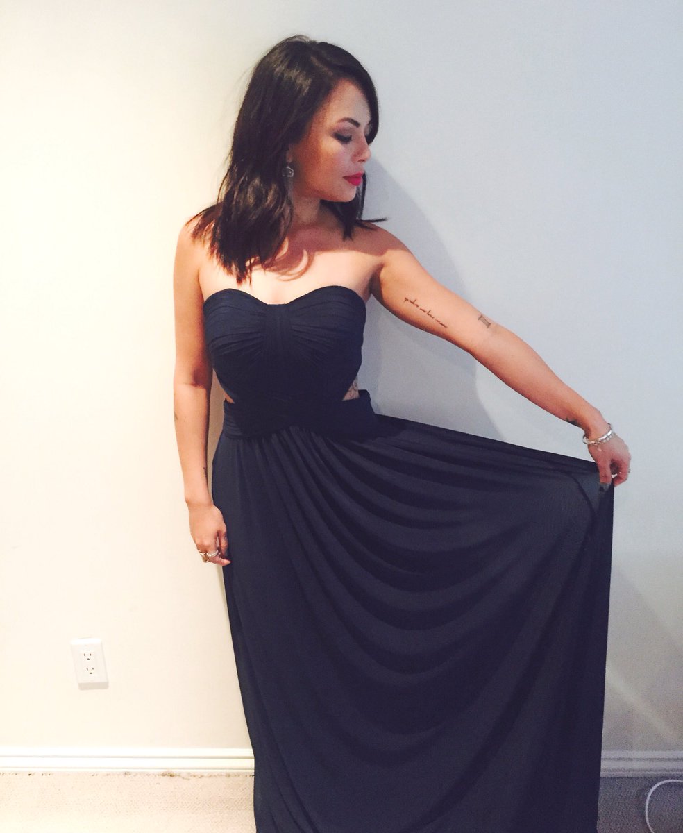 JanelParrish's tweet photo. Where was this dress when I went to prom?  Join me and @Promgirlxo in support of #NationalPromDay https://t.co/GX7KBYNGoi