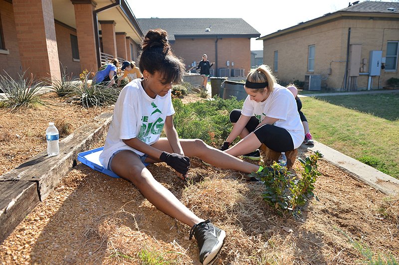 UNTsocial's tweet photo. Hundreds of #UNT students will work to improve the community in the Big Event this Saturday. Will you be with them? https://t.co/mbmpp5qYrI