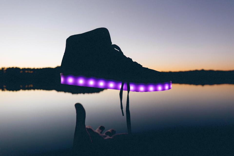 FlashGear_Kicks's tweet photo. Flash⚡Gear - sole illumination at the tips of your fingers. #LED #EDM #PLUR #Dance #Footwear #Fashion #Boston #NYC https://t.co/Wca18aBmDd
