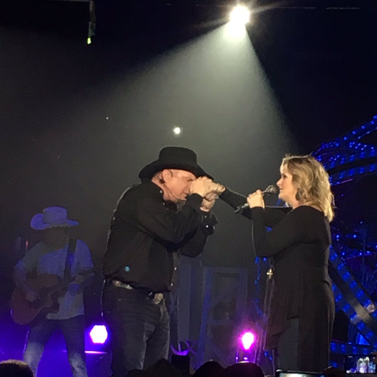 carly_kowch's tweet photo. These Two 😍 #MarriageGoals #GARTHinHAMILTON @garthbrooks @trishayearwood https://t.co/qQg05HDO2p