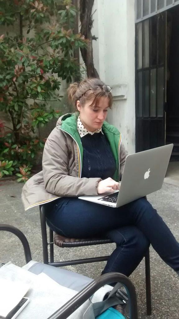 drama_teatro's tweet photo. In cortile si elabora #legge13 promossa da @RegioneER https://t.co/H8PAg83NUL