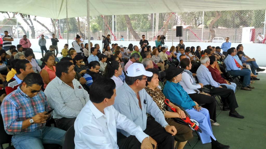JuventudPachuca's tweet photo. Ing. @EleazarGarcia_ hace entrega de #ParqueFamiliar a los habitantes de la Col. Maestranza @Pachuca_ ¡Enhorabuena! https://t.co/harP2uSb8I