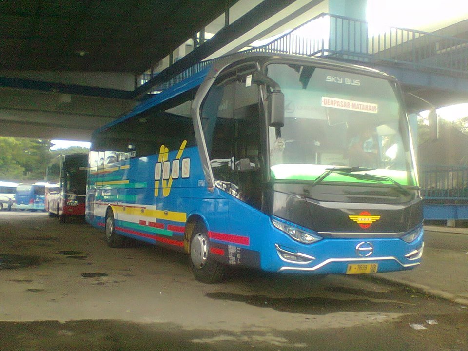 Merajut kembali asa di bumi Arema. Akas IV Eksekutif Malang-Denpasar-Mataram by M. Yasir