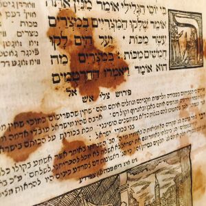 FordhamLibrary's tweet photo. #WalshLibrary Special Collections sheds light on historic Jewish-Christian relations: https://t.co/5r03iJTwEz https://t.co/3vq4Sch2RH