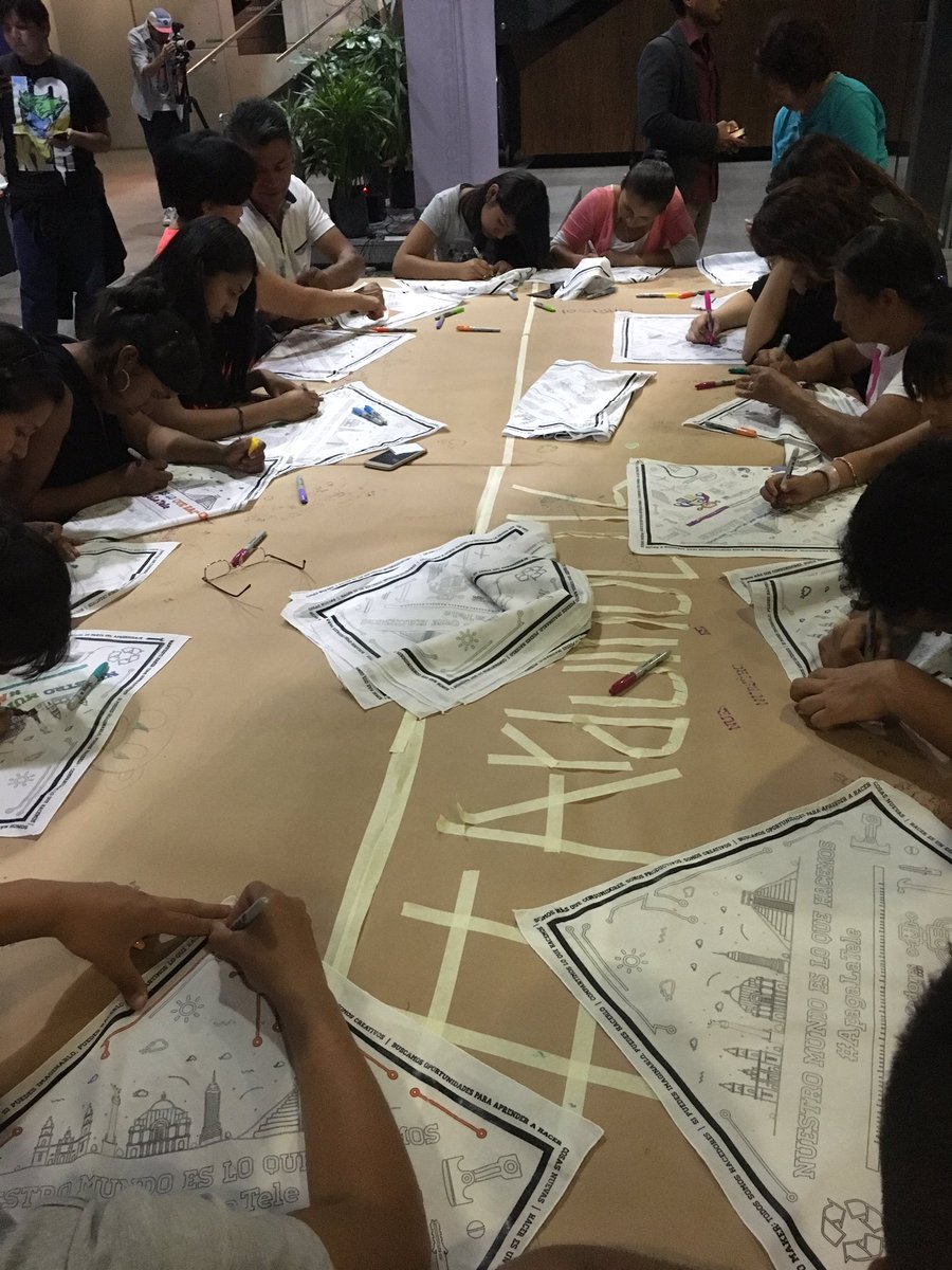 HacedoresCom's tweet image. Pinta tu paliacate del #GenuinoDay2016 en el @CCDmx