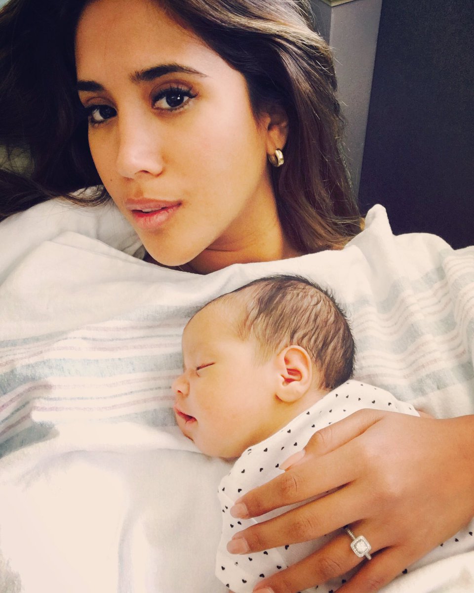 melissa_paredes's tweet photo. Pequeña princesita 👑 #Adaira #sobri https://t.co/eA6CjJFpZT