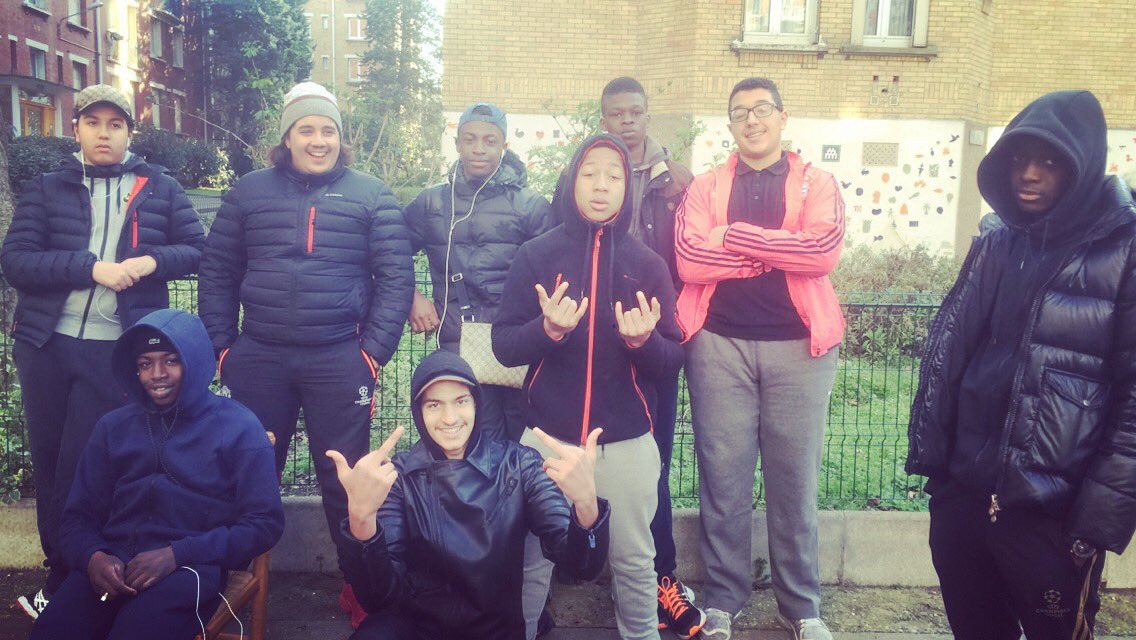 Mounslaure's tweet photo. Ma Cherie faut pas que tu me tutoie la Vatos c'est mes frere donc pour eux jte tue toi !! 🙈🙊🤘🤘😍😍💘💞🆓🆓👊👊👊 https://t.co/rUFgWGTP4W