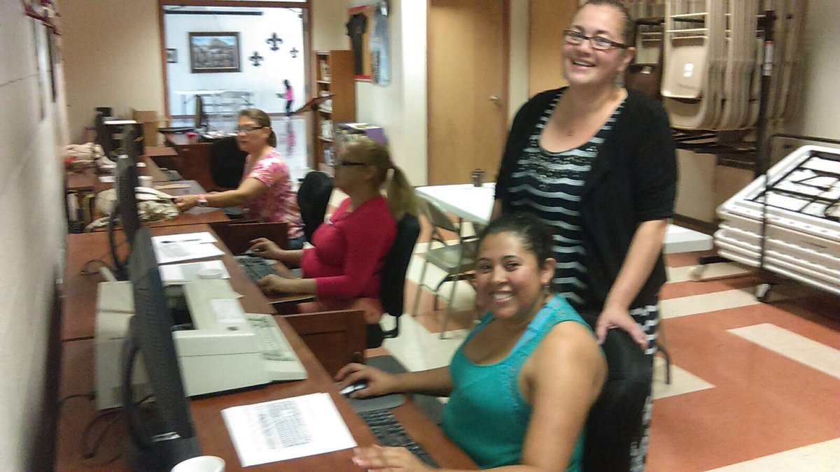 MISD_Parents1's tweet image. Our Memorial HS parents enjoying learning at their morning computer class. @McAllenISD #AwaysLearning