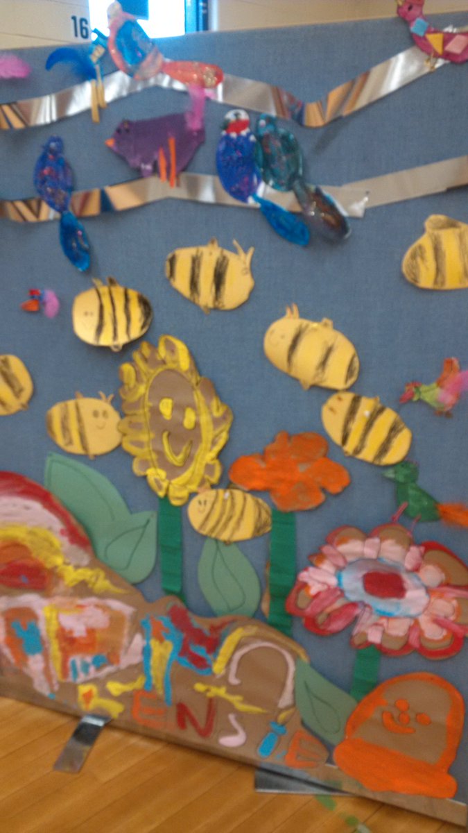 TDSBGatewayPS's tweet photo. Excited for our kindergarten students concert tonight! Look at the decorations they made! Such talent! https://t.co/ZiwQbIiscN