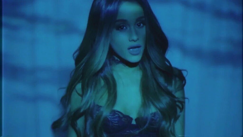 journalsneedy's tweet photo. She's so Perfect #DangerousWomanMusicVideo #Visual1 https://t.co/gyhV5Qzt9t