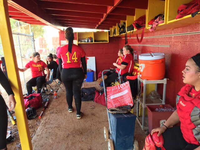 DBHSpathfinder's tweet photo. At the top of the 3rd the #LadyBucks are trailing 7-1 to the #LadyColonels #LetsGo #BeatPlantation https://t.co/ngHsaKFBgB