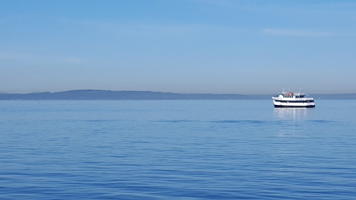 There's a reason this is my favorite time of year. #PicturePostcards #SkyBlueWaters #PNW