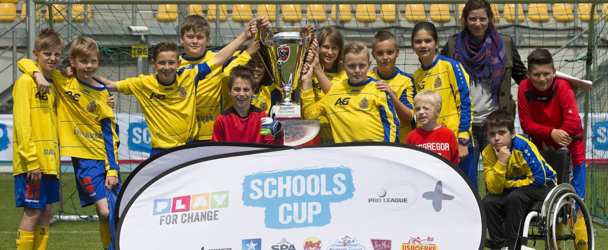 De <a href="/PlayChange/">Play for Change</a> Schools Cup komt opnieuw naar de #Freethiel op 28/5 waasland-beveren.be/2016/03/de-sch… @wbeplus <a href="/f_plusf/">Football+ Foundation</a> #wbe