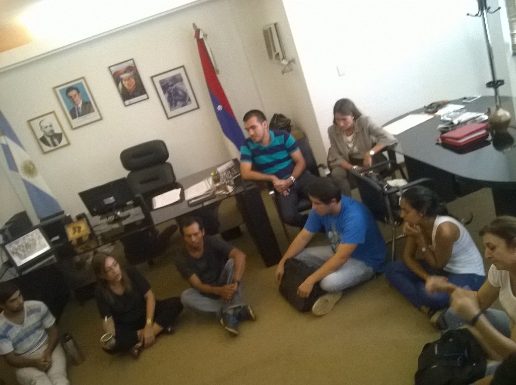 MinistDDHHMnes's tweet photo. @LiliaTikiMarch y equipo  @TerritorioProg diagraman relevamiento comunidades mbya guaraní en Abril @emanueltorras https://t.co/avOaLFcH47
