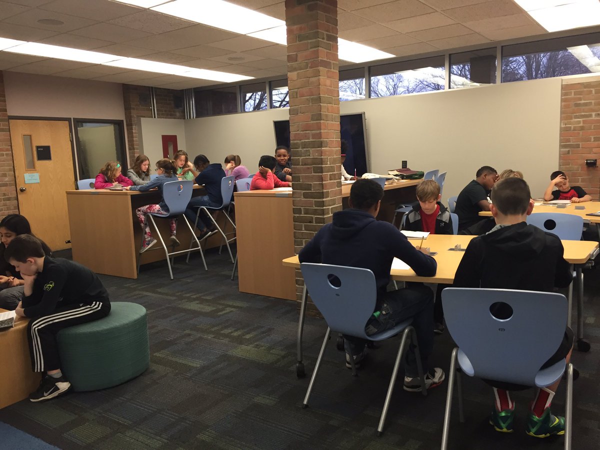 Rowe7LA's tweet photo. Thanks for meeting @mcconnell5thgrd! Analyzing Lit @EastHills5_8 @bhschools https://t.co/IsvGYqxfq2
