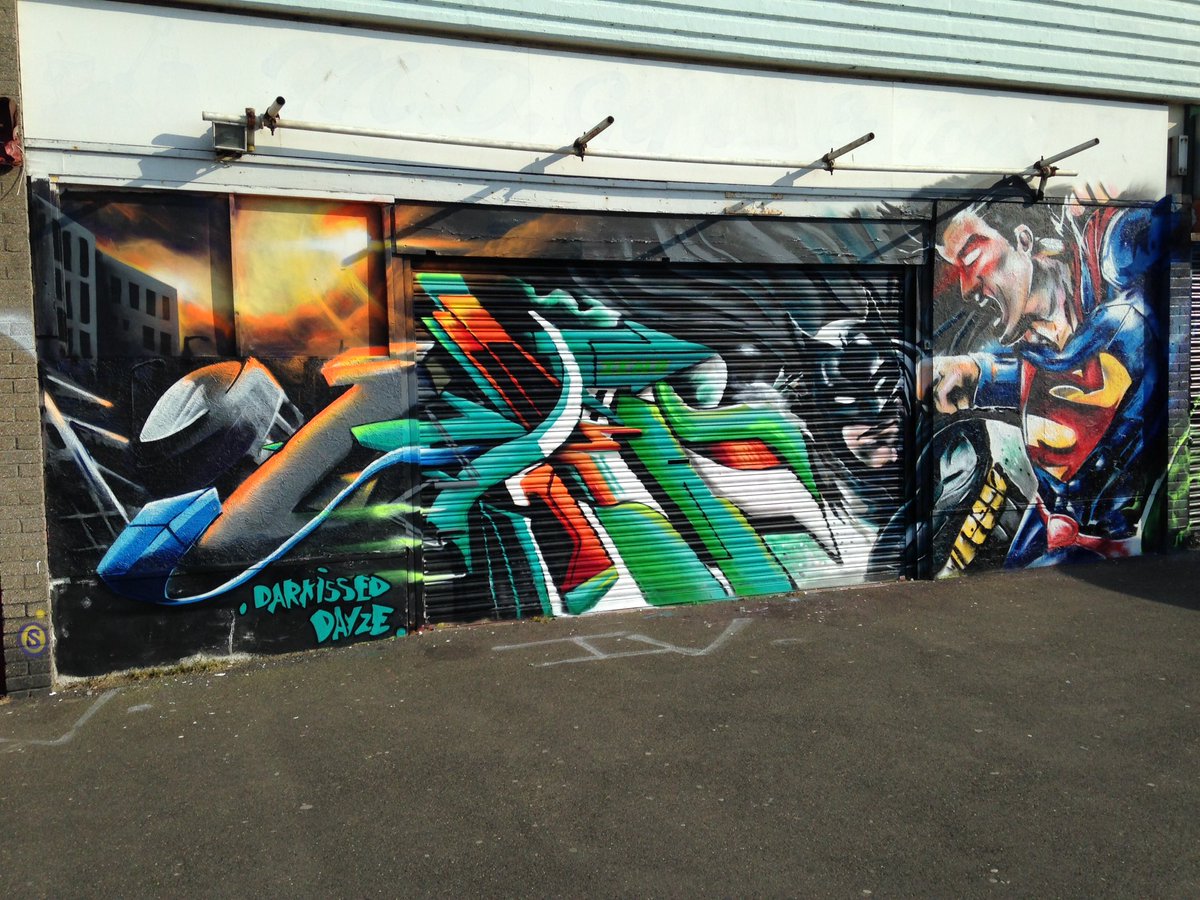 darkdayze13's tweet photo. #BatmanvSuperman #darkisseddayze #streetartmargate https://t.co/lAG0wP3Lx9