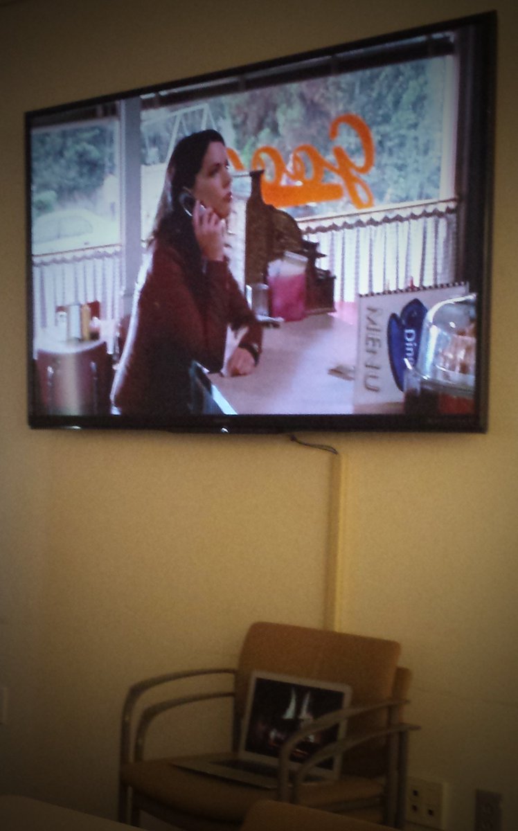 peabodyelem's tweet photo. Gilmore Girls on a rainy day break between classes! https://t.co/7NH4QAgMiV