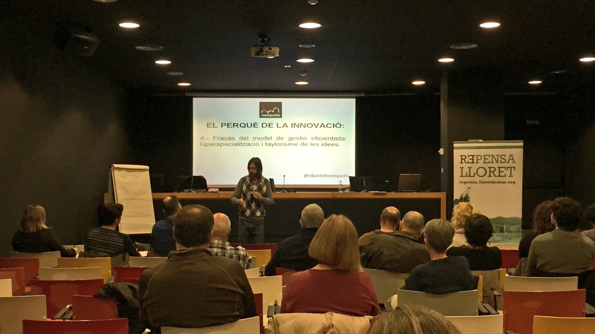 Keegan_'s tweet photo. "La innovació és un procés i és sempre col•lectiva" diu @danielneopolis al taller d'avui del cicle #RepensaLloret https://t.co/wXWvfZnWnU