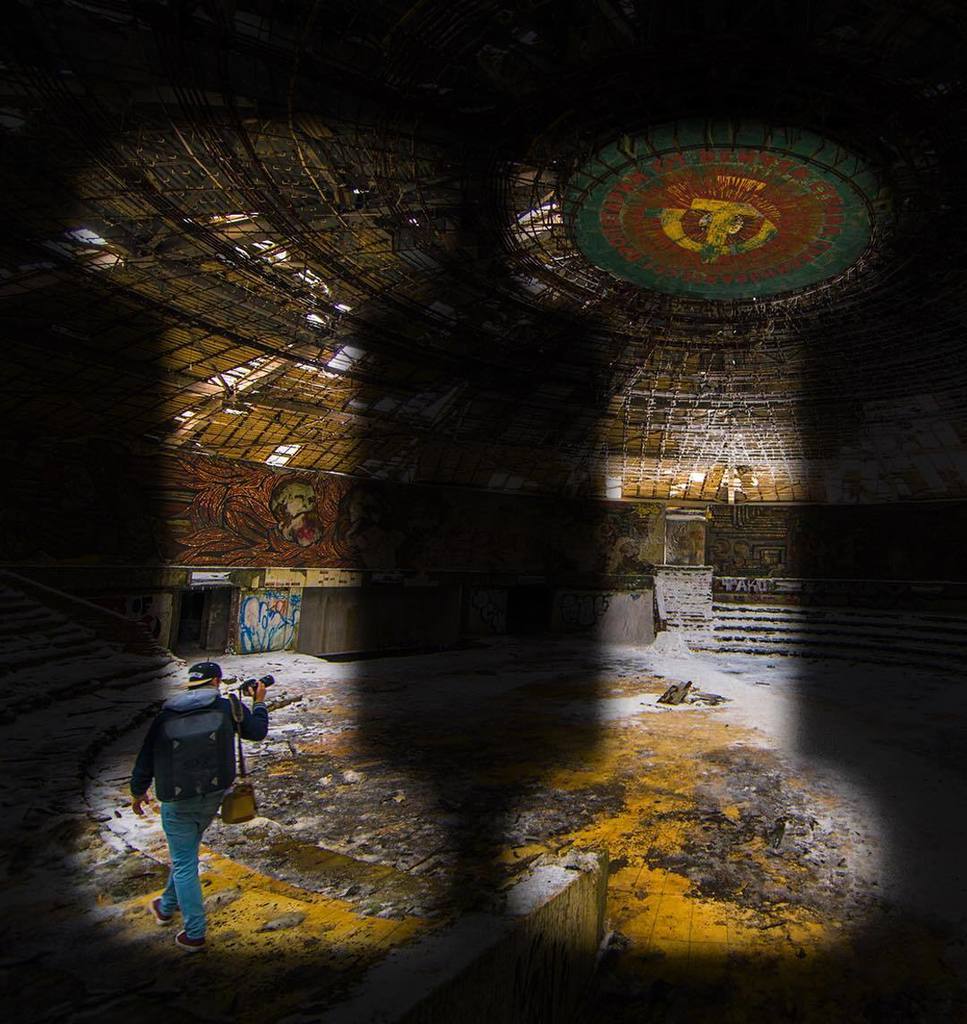 BrunoMaltor's tweet photo. You could find many crazy places in the world. Just put on your @Converse, explore our earth and find them!
#ChuckI… https://t.co/JUJj84D3H2