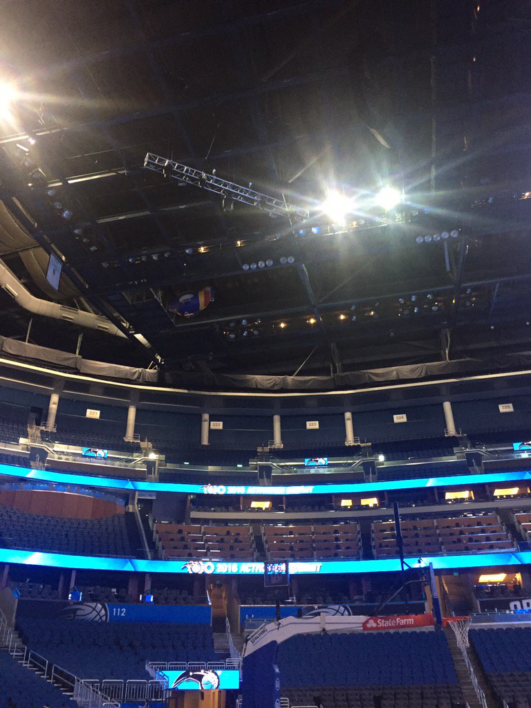 jtmcwalters's tweet photo. At what point will the @Magic_Blimp come down and drop some @SouthwestAir LUV? #MagicSummit16 https://t.co/DpQS74NpzJ