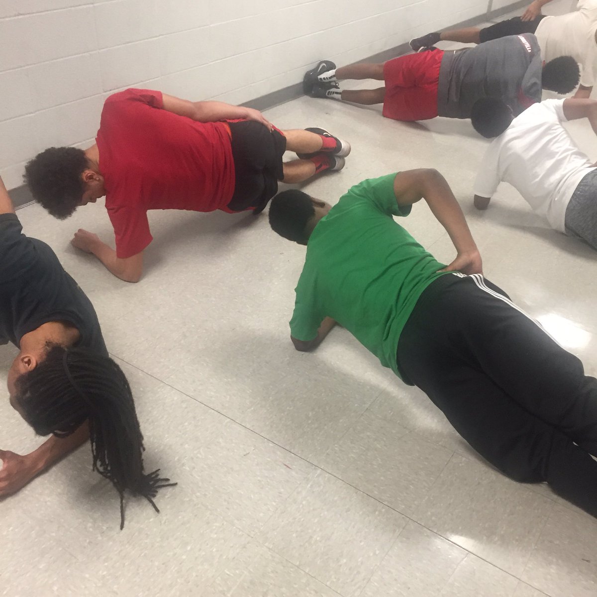 AltonTrack's tweet photo. Core work. Belly breathing, head rotation. Curl ups and plank series. From @DrTmn33 https://t.co/zxGCcrbaBr