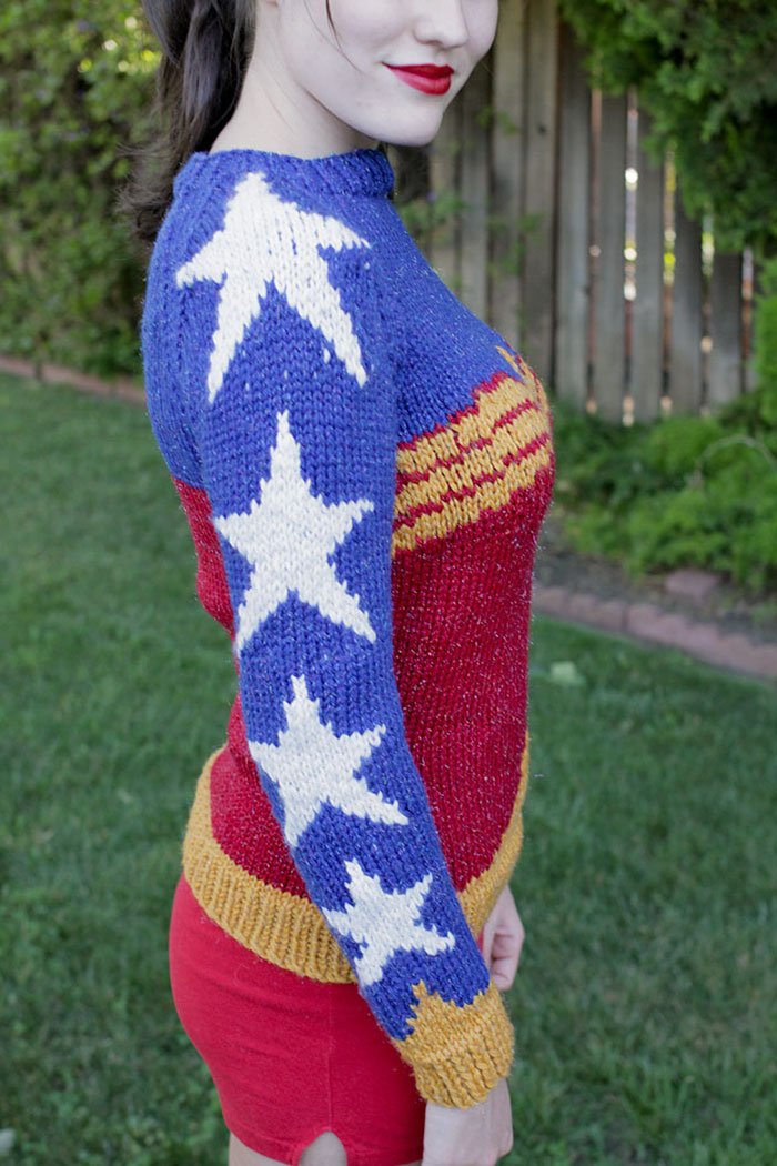 Ahguapas's tweet photo. Necesitamos con urgencia este sweater de #WonderWoman. ¿Alguien que sepa tejer? https://t.co/Fmgs3yzwol