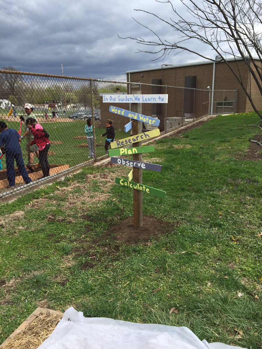 roseybro's tweet photo. BG students- first hand experience learning about growing and planting our orchard!#csd4edu #gvrox https://t.co/mocP2pGGg8