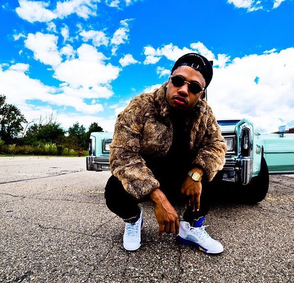 XXL's tweet photo. Vote for @youngroc for the 2016 #XXLFreshmen #10thSpot https://t.co/66IK5fwOAu Powered by #MAGNUMCondoms https://t.co/R5ro8jgRfS