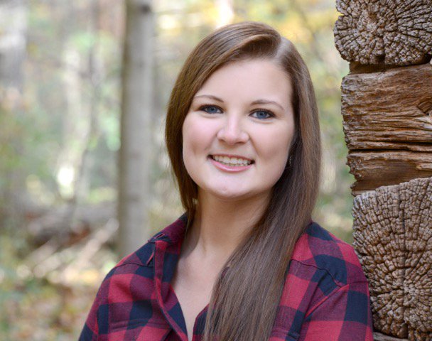 RegisCatholic's tweet image. #RegisHS senior Carlee Jo Vonderheid a recipient of 2016 Herb Kohl Initiative Scholarship! tinyurl.com/hazn5f5