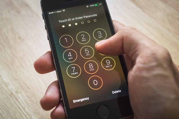 AtWorkHouston's tweet image. The FBI and Apple encryption battle is over, now the true debate begins #IT #Apple #AtWork 
buff.ly/1Rx8OFS