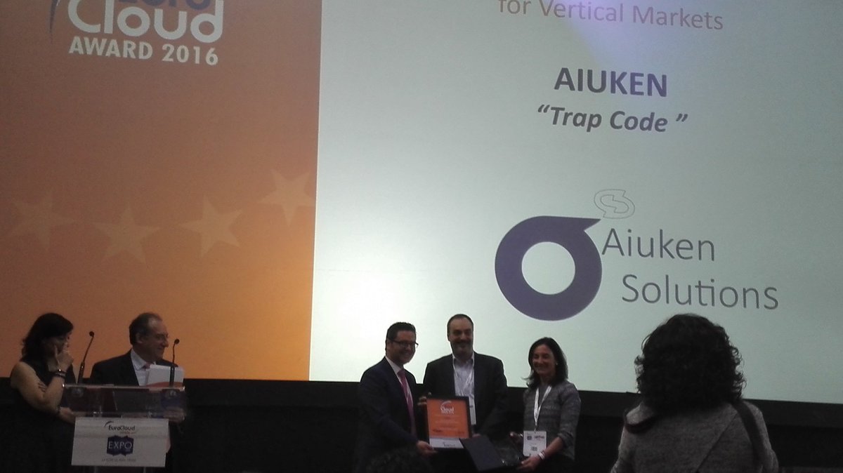 leet_security's tweet photo. Enhorabuena a @aiuken por el premio en #ExpoCloud #SellaTuSeguridad https://t.co/usydqA6RAz