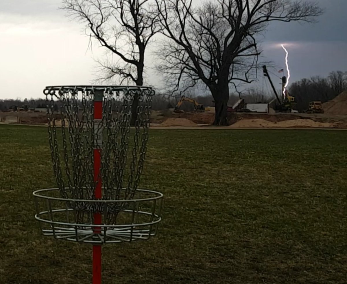 DiscfinityDG's tweet photo. Caught some lightning on camera while playing a round yesterday at grand isle!  ⚡ #lightning #discgolf https://t.co/LYnK5GiUGC