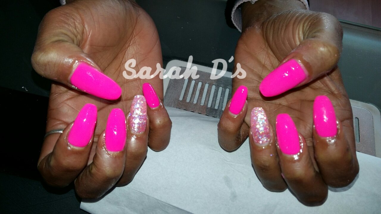 light pink glitter acrylic nails