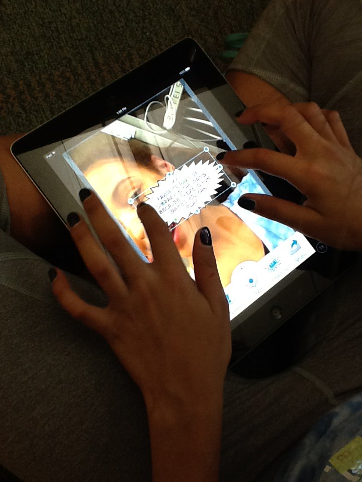 dancelibrarian's tweet photo. Taking "shelfies" and writing about our favorite parts of the library @comictouch https://t.co/kCfEySMsFm