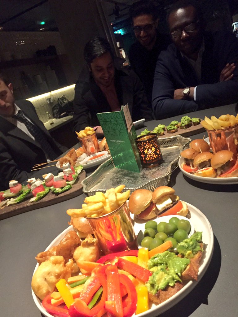 anneclairevn's tweet image. Great turnout and delicious food at the End of FY social of the @CSC #YPRG - #CSCDiversity #networking