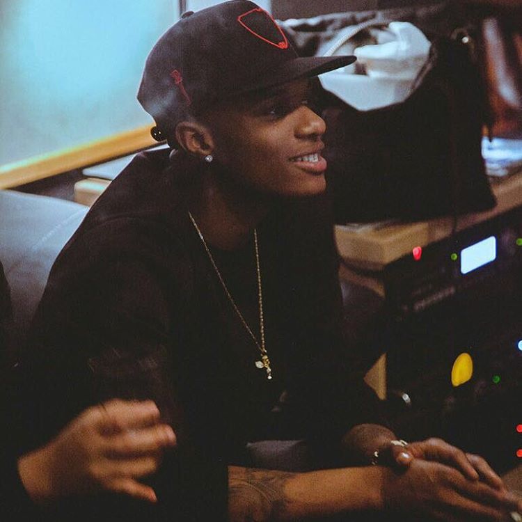 BankOnTokunbo's tweet photo. Wizkid To Release New Single Featuring Nicki Minaj, Beyonce And Rihanna Titled ''Happiness'' https://t.co/iR86ESnETK https://t.co/pJPi1cBXXn