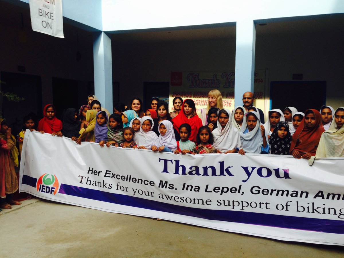AnnamHassanB's tweet photo. At the "bike to school" giveaway ceremony with the #Germanambassador #inalepel in #arifwala #bikesforgirls https://t.co/yrhZmpeQiZ