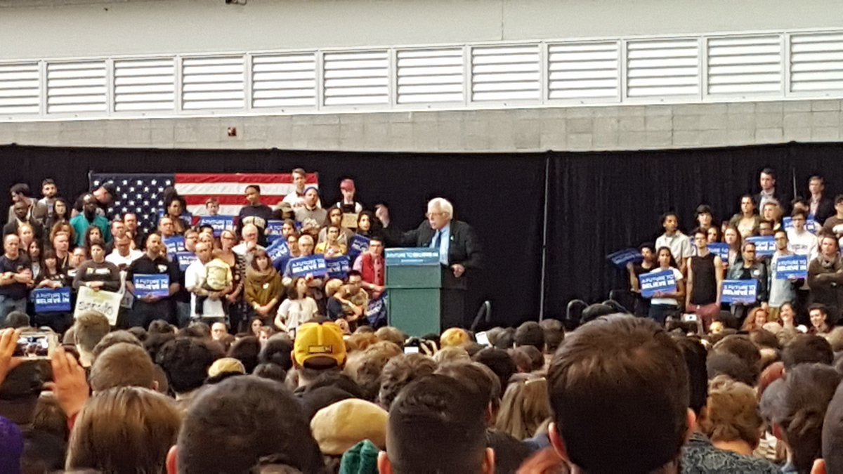 WindowPain123's tweet photo. @TheYoungTurks @BernieSanders #PittsburghForBernie #FeelTheBern #Bernie2016 https://t.co/W37f8wmKqf