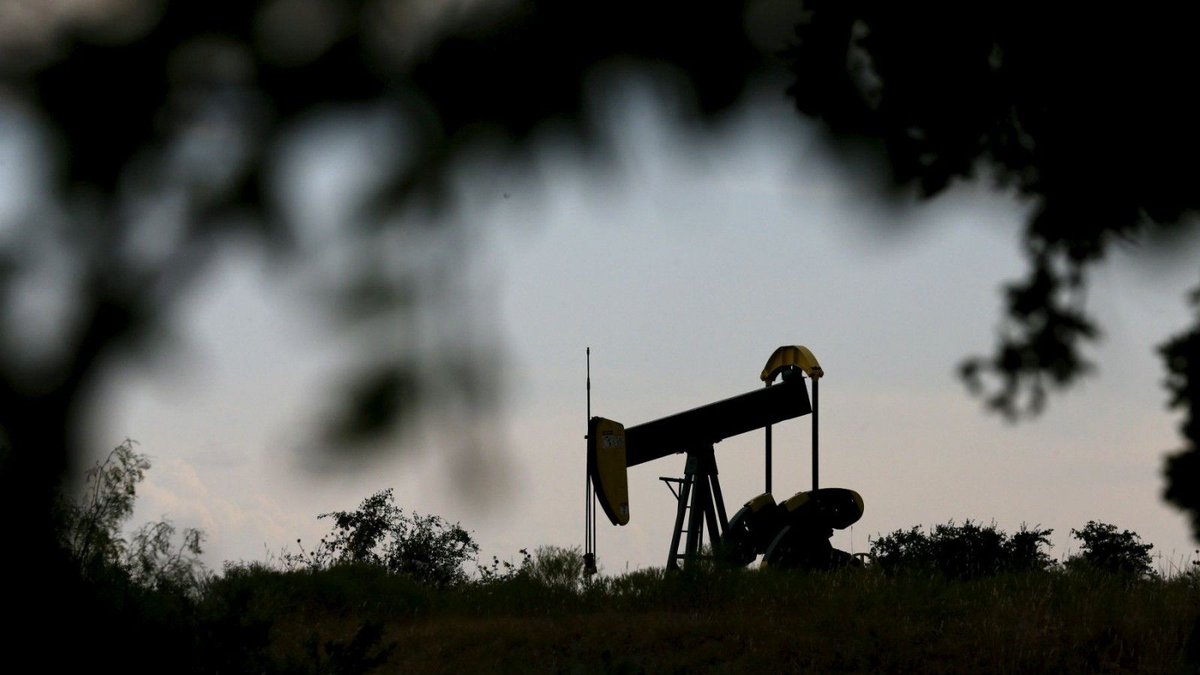 AlertTrade's tweet photo. The man who started the LinkedIn of the oil and gas industry was… https://t.co/7B7armPSnX #EnergyShocks #Business https://t.co/yfpceNVJd8