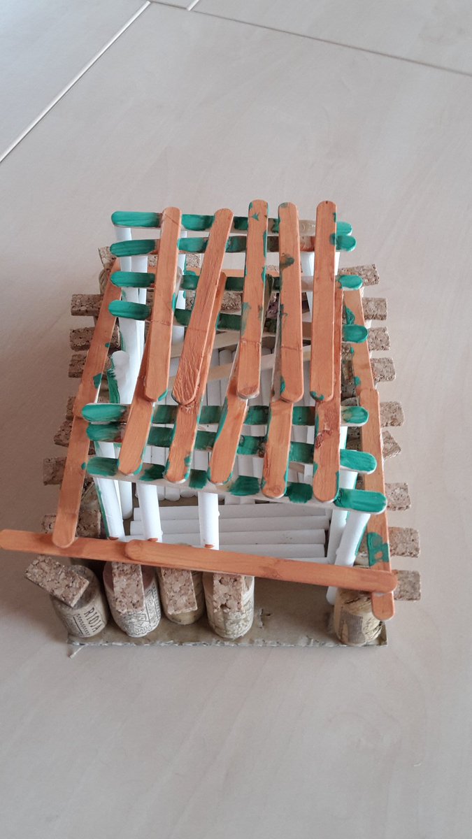 Groep 4/5  ontwerp geheime hutten in de techniekles <a href="/trudoschool/">trudoschool stiphout</a>