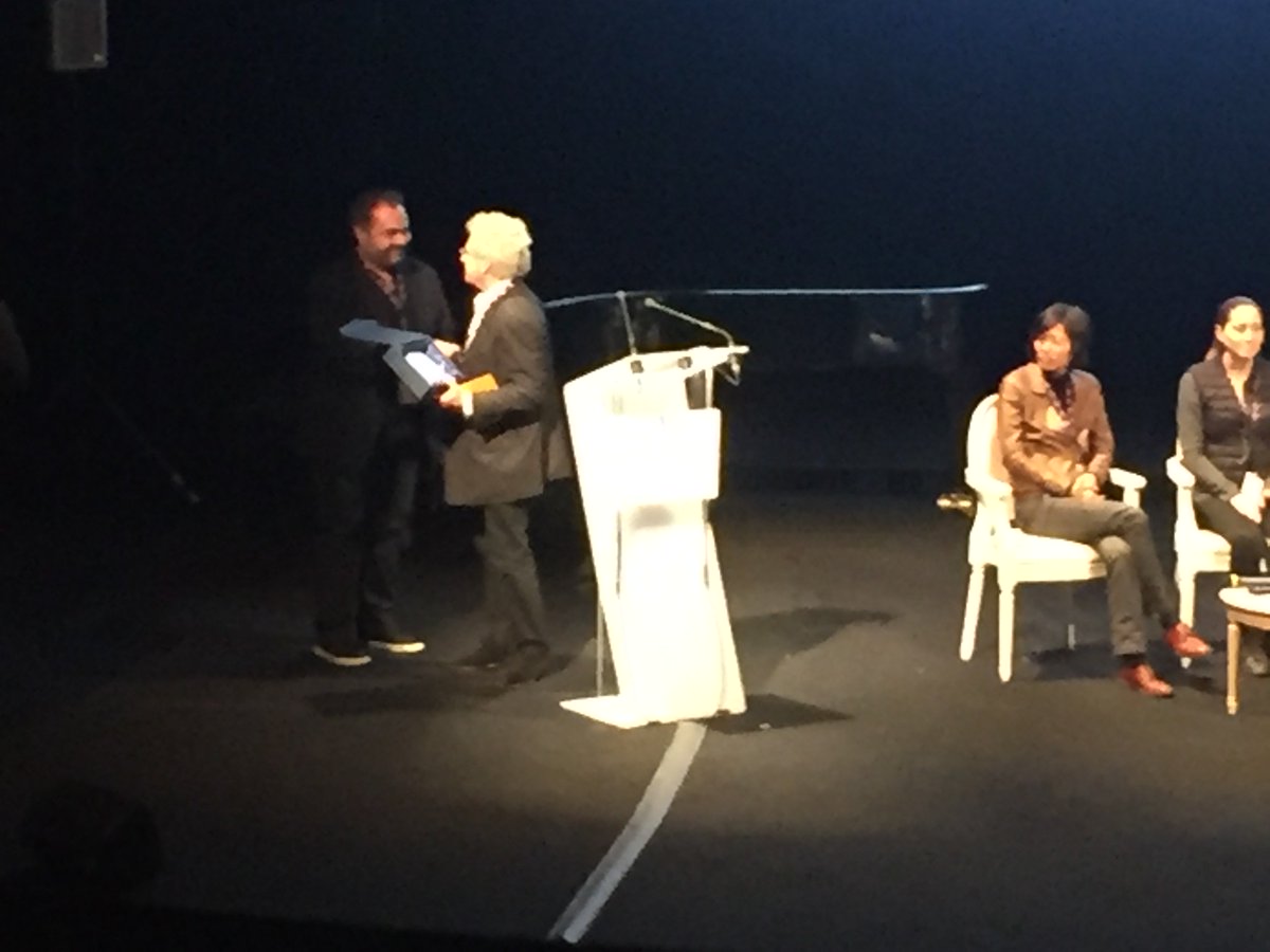 CreativeTech_By's tweet photo. .@Margonnet de @delightdata vient récupérer le #PrixStartUpFA du public sur la scène de l'@operadebordeaux ! #FAbdx https://t.co/7TUo2DgGGR