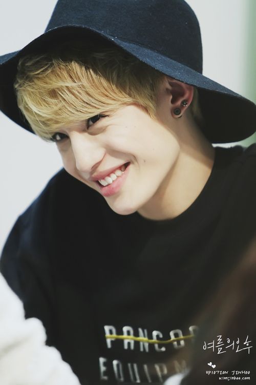 _kpopships's tweet photo. ♡I ship you with♡
-Taehyung
-Jooheon
-Jinhoo https://t.co/NuwtV3BOJh