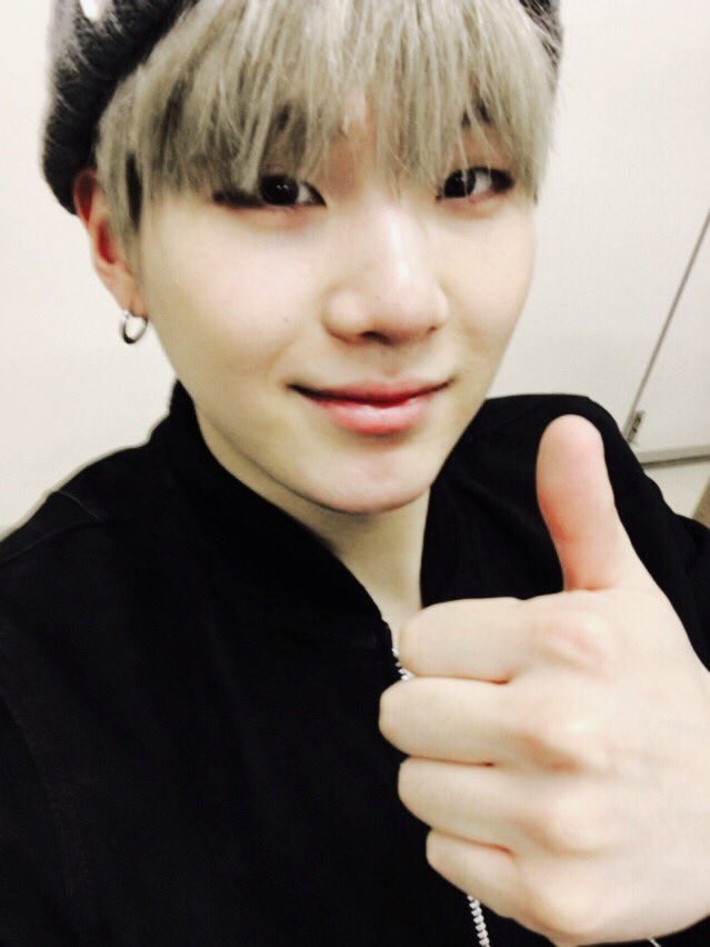 _kpopships's tweet photo. i ship you with yoongi, jackson and g dragon 💕 https://t.co/LUFpGmnSuJ