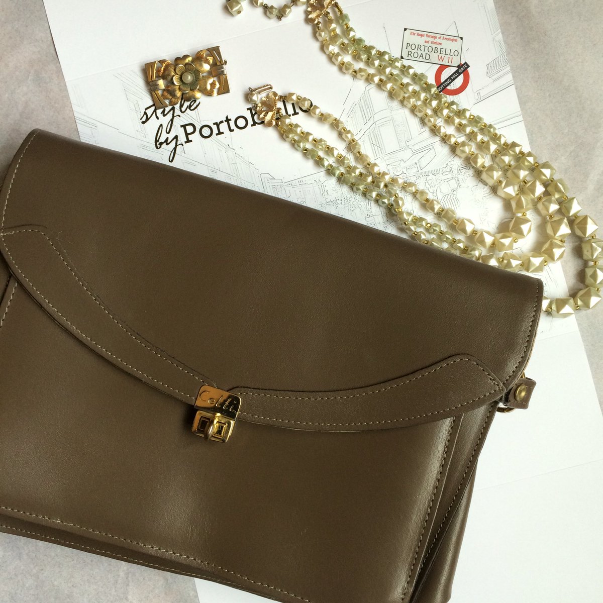 stylebybello's tweet photo. Recent #BelloBox of #vintage #accessories. #bag #satchel #unboxing #subscriptionbox #vintagefinds https://t.co/W5eErlDaVd