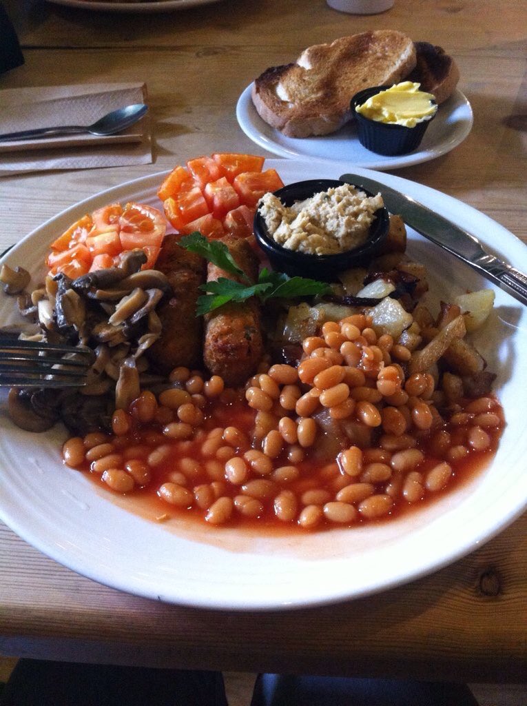 <a href="/veggiefaceuk/">VeggiefaceⓋ</a> I thought I'd share a photo of my #veganbreakfast #AlpineCafe #BetwsyCoed #VeganFriendly #DogFriendly