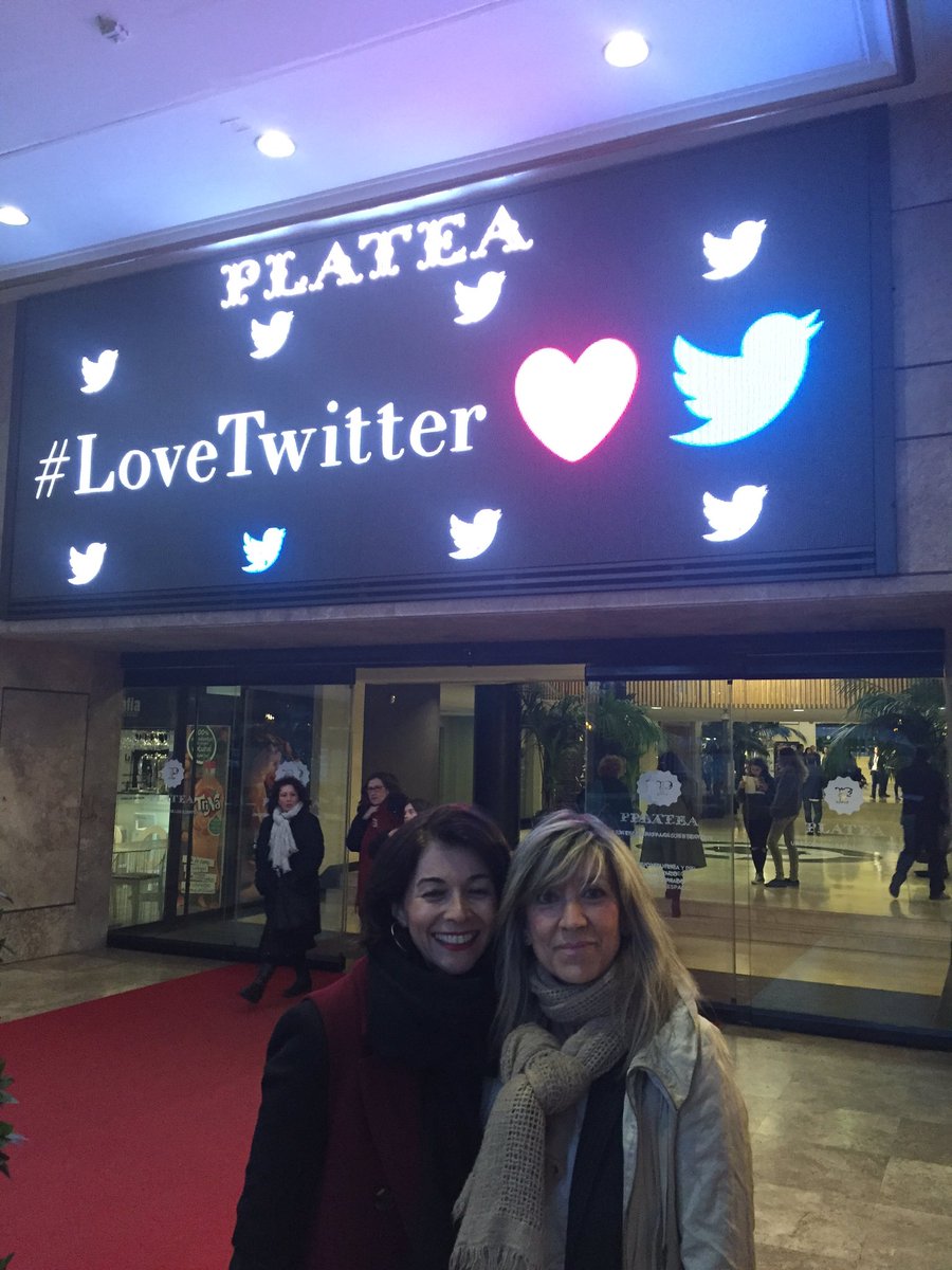 rauldiezvazquez's tweet photo. Parte del equipo de Comunicación  de @feriademadrid con @TwitterSpain en su fiesta #LoveTwitter https://t.co/qNzPBUwpkg