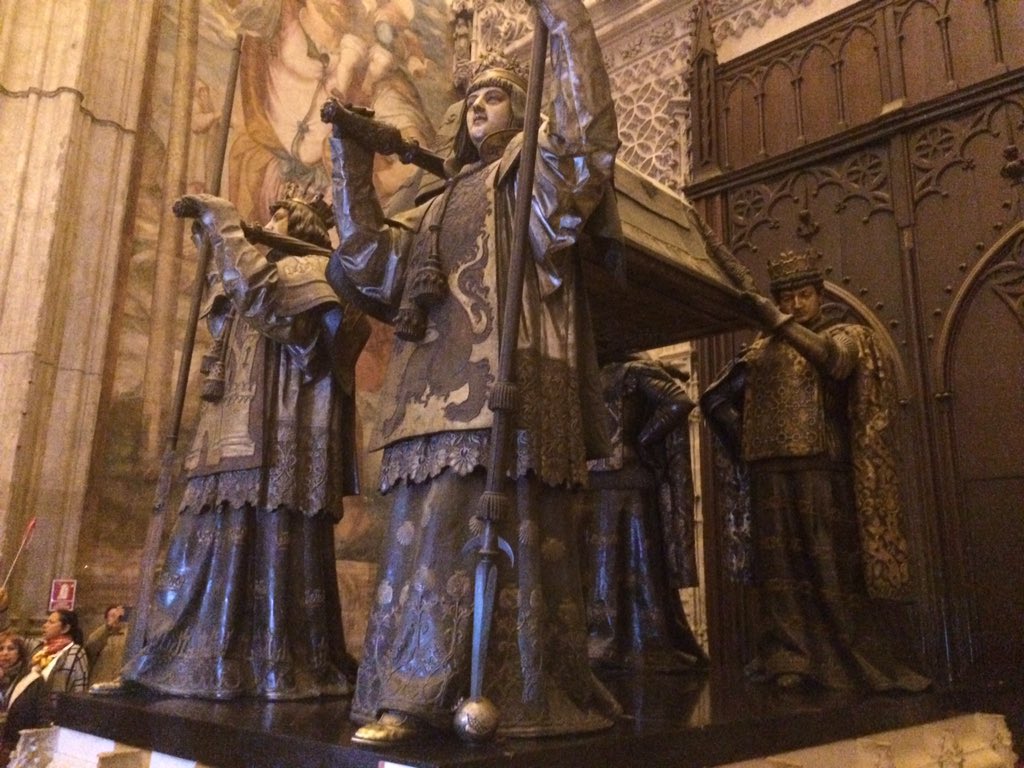 MFHSSpain2016's tweet photo. Strolled through Sevilla's old Barrio Santa Cruz, then to the largest cathedral in the world! #spain2k16 https://t.co/QeIHGkjr8G