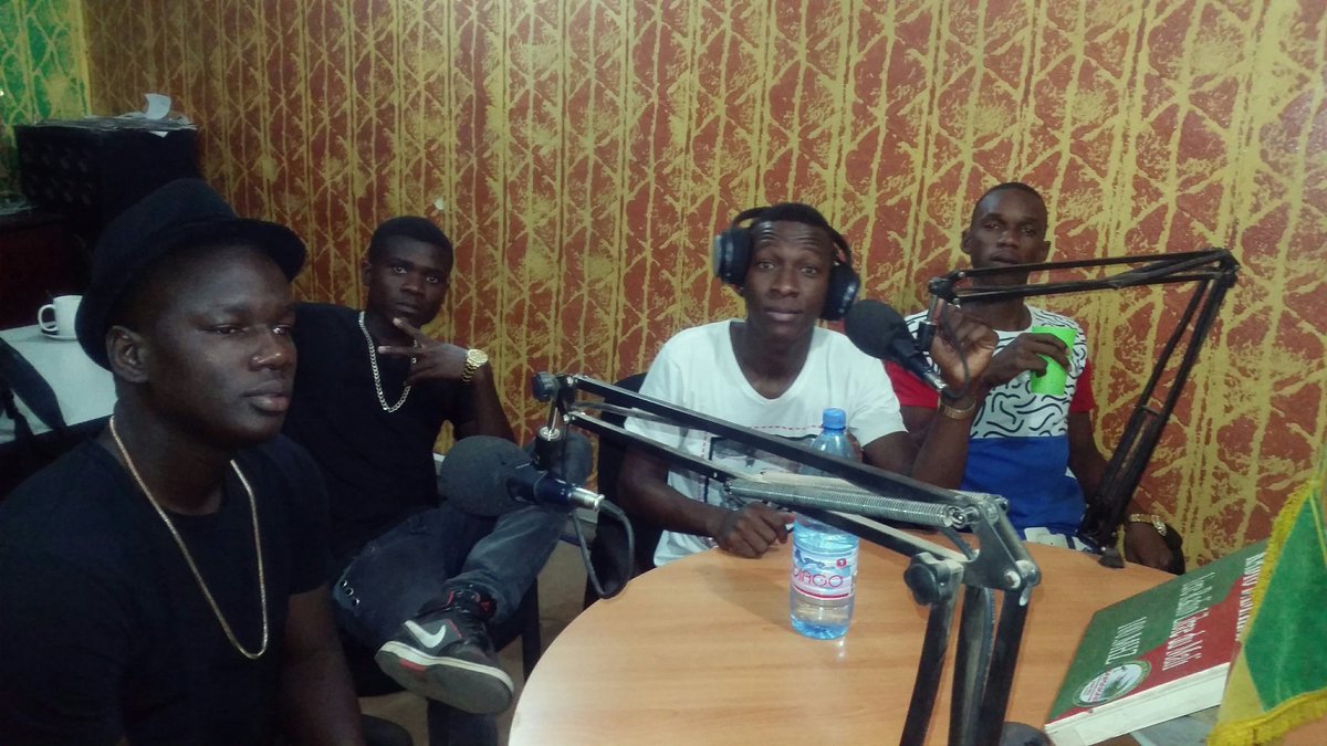 renardobcc's tweet photo. En direct sur l'antenne de la radio bamakan (100.MHZ).
Appelez au +223 20218787 pour participer à l'émission. https://t.co/edObHj0okO