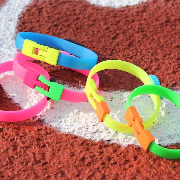 Runnerpuls's tweet photo. Que nos gusta el color!!!! Pulseras divertidas para los amantes del #running! https://t.co/bdq2sfBoXE